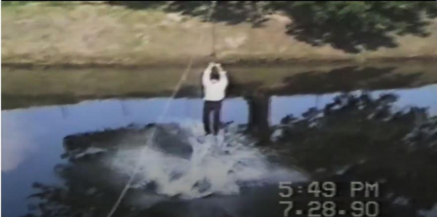 新娘「高舉捧花接受眾人歡呼」走出來，沒想到下一秒卻發生「永生難忘一幕」網友全嚇傻！