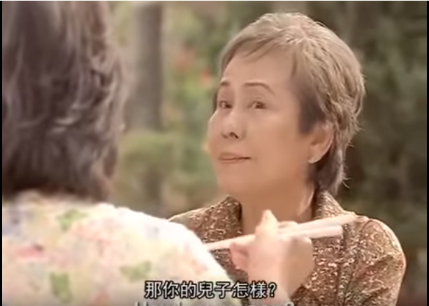 4位老媽媽聚會「炫耀兒子是醫生」一天賺45萬！大家互不相讓「她淡定一句話」直接大獲全勝