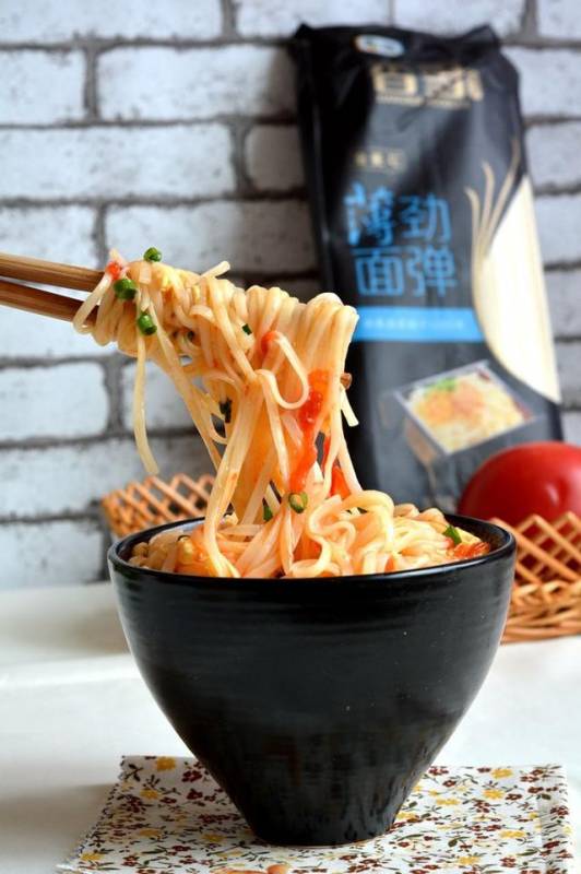 家常菜「蕃茄雞蛋麵」，顏色漂亮味道酸甜，讓人胃口大開！