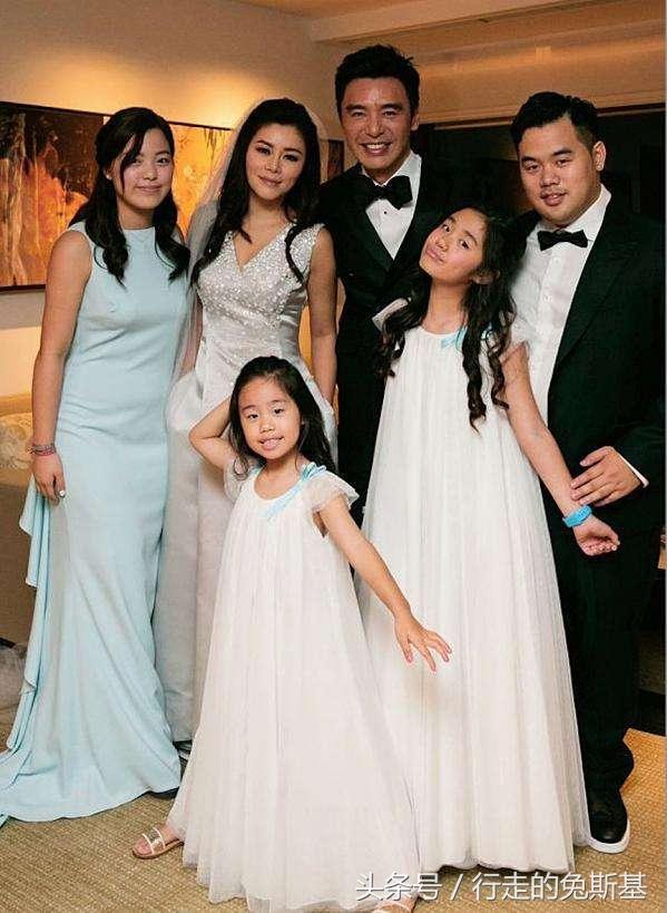 他當年欠下巨債「慘被前妻離婚」轟動演藝圈！度過「4年破產生活」如今東山再起的他...