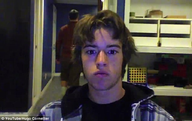 他從12歲「天天自拍一張臭臉照」　9年後「最後一張終於笑了」感動千萬網友：愛的力量❤