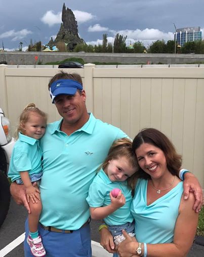 媽媽放任「6個月寶寶在水中掙扎」拍影片被罵翻！但她說出「袖手旁觀原因」所有人讚爆了！