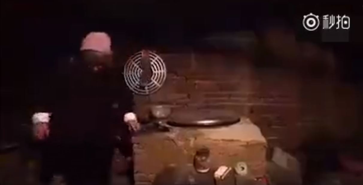 當孩子不再回家時，老母親「一個人的年夜飯」讓萬人看了心碎一地！