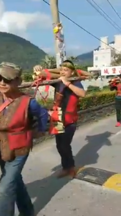 全部都給妳！原住民迎娶「用整隻豬下聘」隆重娶妻　後頭「超霸氣聘禮」網友讚爆：老公就是要嫁這種！