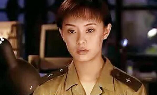 看看孫儷怎麼對待「拋棄她的生父」，再看看知名主持人怎麼對待「很少回家的爸爸」，難怪觀眾愛她們！