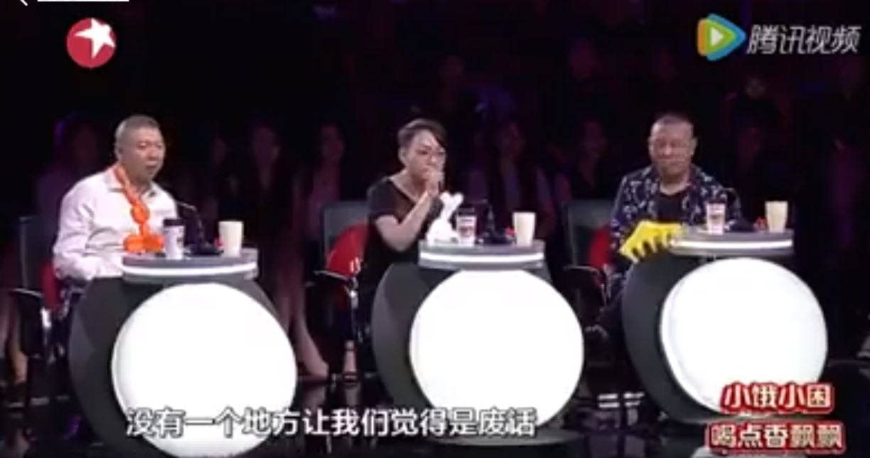 他搞笑詮釋「哪吒鬧海」精湛到連評審都驚艷！但一被問到年紀…所有人為之震撼！