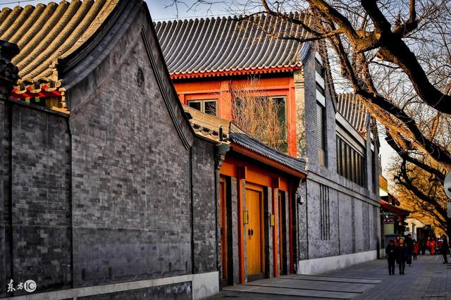 初次見親家「父親打包剩菜」被女方全家人看低，結賬時經理「一句話」卻讓親家母臉僵了！