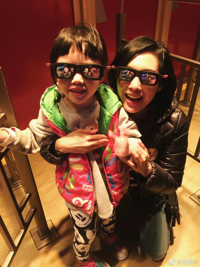 當年「港片女神們」美貌後繼有人？「邱淑貞」女兒被譽最美星二代、「她」的女兒卻讓網友感慨...