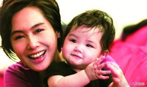 當年「港片女神們」美貌後繼有人？「邱淑貞」女兒被譽最美星二代、「她」的女兒卻讓網友感慨...