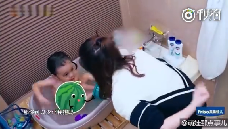 2歲咘咘「察覺媽媽異狀」超貼心！趁賈靜雯不注意「超齡舉動」讓網友大噴淚！