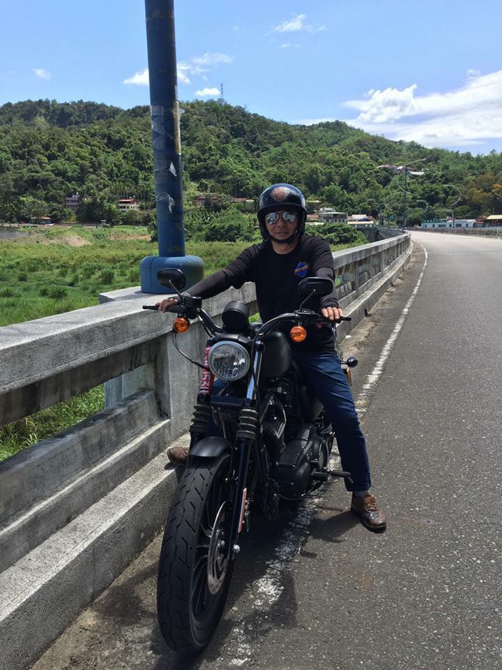 老爸為養家放棄「最愛的哈雷機車」，當兒子湊錢替他圓夢「爸爸反應」讓人忍不住哭了...