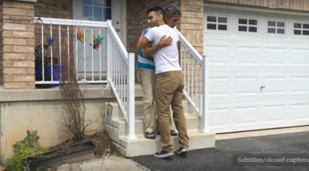 兒子存錢送爸爸「夢寐以求的賓士車」報答養育之恩　爸爸才剛坐進去就「立刻默默走出來....」