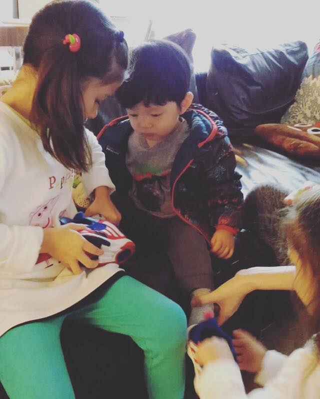 隋棠兒子超愛黏爸爸，老爸Tony的「這段話」竟引發網友反省「如何當父母」！