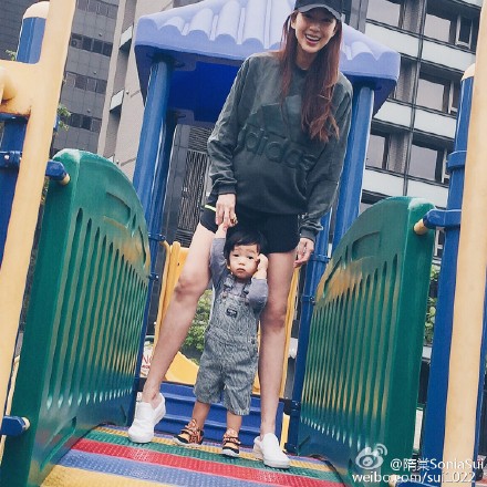 隋棠兒子超愛黏爸爸，老爸Tony的「這段話」竟引發網友反省「如何當父母」！