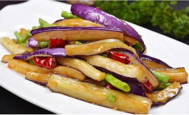 做茄子有「絕招」，不吸油不發黑，再也不用吃得油膩膩了！