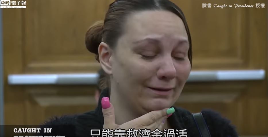 喪子之痛未平！她又「連中4張罰單」靠救濟金過活　暖心法官「前所未有判決」全網淚讃：他超仁慈