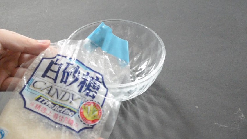 晚上不用點蚊香了！床下放一個「易拉罐」，一整晚都不會有蚊子來咬你！