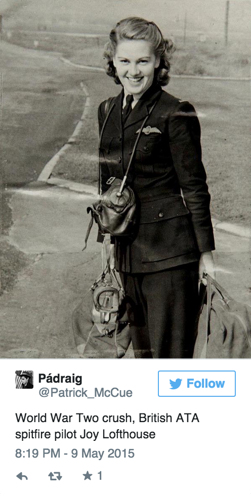 92歲「二戰女飛行員」寶刀未老！時隔70年「再一次坐上戰鬥機」...果然薑是老的辣！