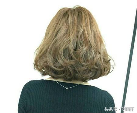 2019「新燙髪20款」，款款洋氣又滿意，美得就像一幅畫！非常適合最親愛的媽媽~