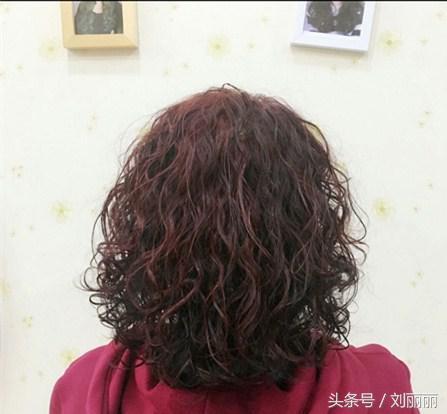 2019「新燙髪20款」，款款洋氣又滿意，美得就像一幅畫！非常適合最親愛的媽媽~