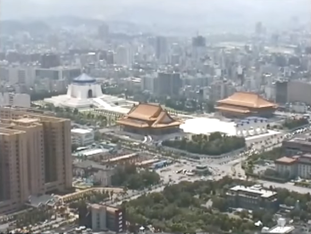 日本網友拍下「1995年的台北街頭」！台灣人一看「當年繁華的街道」感慨噴淚：最想回去的年代