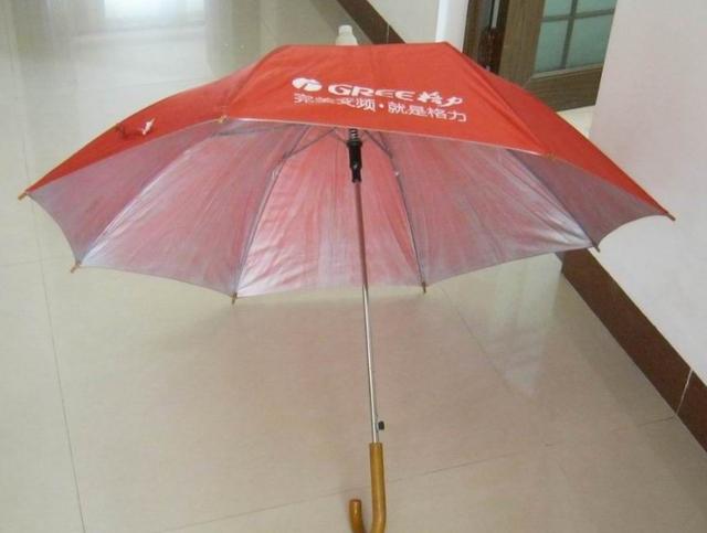 舊雨傘別再扔了，剪了一下就值錢了！變廢為寶太實用了