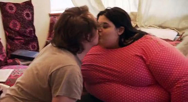 棉花糖女孩「為愛甩肉近200公斤」超艱辛！瘦下來長相「激似奧黛莉赫本」卻和男友分手