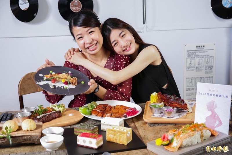 超實用大禮！他母親節給媽媽驚喜「用鈔票做手工包」　公開設計圖「曝光整體金額」網友大讚：滿滿巧思