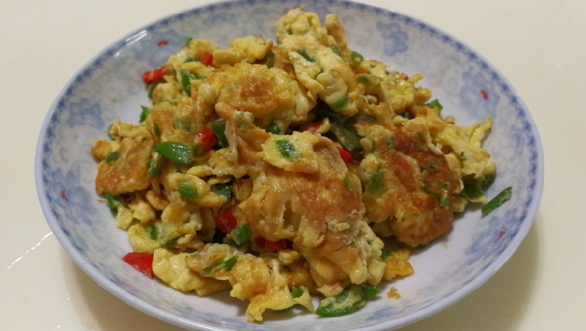 退休飯店大廚教你一個雞蛋新吃法，上桌一分鐘不到就被吃完