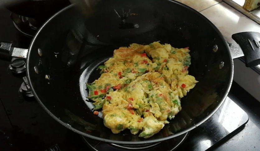 退休飯店大廚教你一個雞蛋新吃法，上桌一分鐘不到就被吃完