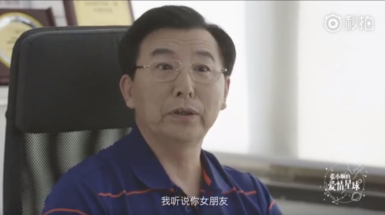 他被主管嘲諷「比不上優秀女友」憤提分手，女友為挽回拿出「3年前錄音檔」兩人抱頭痛哭...