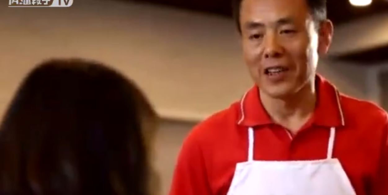 一對母子來麵店卻「只點一碗麵」！老闆看到後決定「撒一個謊」結局萬人淚崩