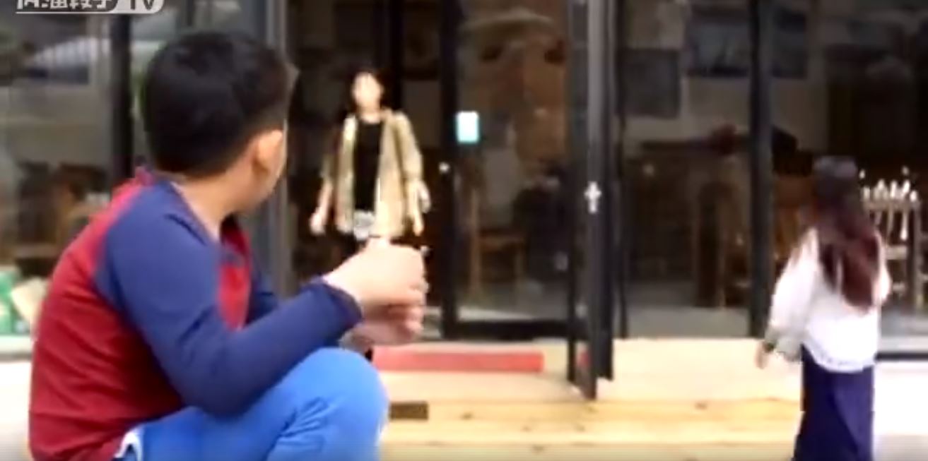 一對母子來麵店卻「只點一碗麵」！老闆看到後決定「撒一個謊」結局萬人淚崩