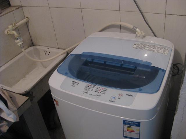衣服洗完「洗衣機蓋子」開著好還是關著好？好多人做錯「難怪穿衣服全身癢」