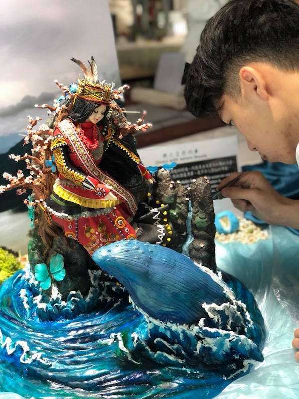 愛上翻糖蛋糕！閱讀障礙少年「每天只睡3小時」苦練成翻糖國手　作品融入台灣味「勇奪國際大賽金牌」