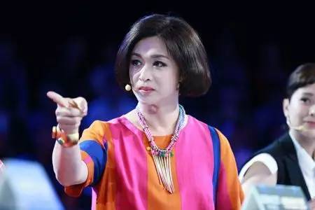 從舞者、演員、到最紅主持人！她23歲娶妻「28歲從男身變女人」　如今53歲「嫁德國老公」超幸福