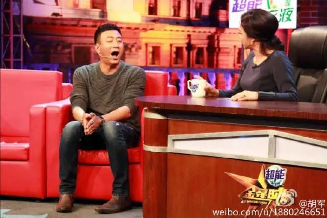 從舞者、演員、到最紅主持人！她23歲娶妻「28歲從男身變女人」　如今53歲「嫁德國老公」超幸福