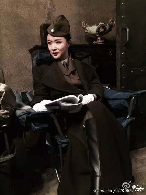 從舞者、演員、到最紅主持人！她23歲娶妻「28歲從男身變女人」　如今53歲「嫁德國老公」超幸福