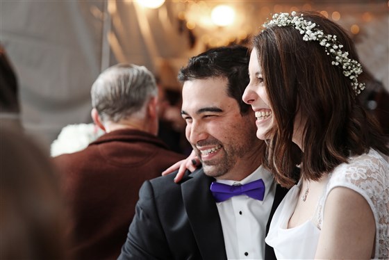 男友找來所有親友「浪漫求婚」她感動說Yes！　才剛答應「2小時後人生發生巨變」全場爆淚