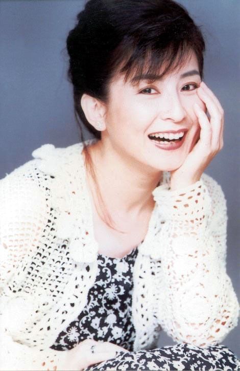 陳淑樺《夢醒時分》紅遍全台！事業巔峰卻「為一人」退出歌壇「消失18年」今再度現身街頭