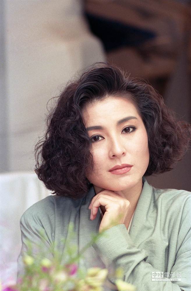 陳淑樺《夢醒時分》紅遍全台！事業巔峰卻「為一人」退出歌壇「消失18年」今再度現身街頭