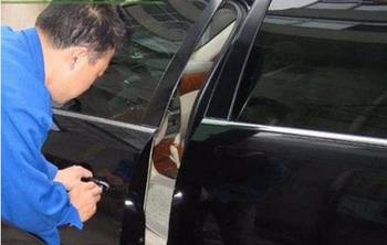 車鑰匙被鎖車裡怎麼辦？學起來  將會救到你的命！