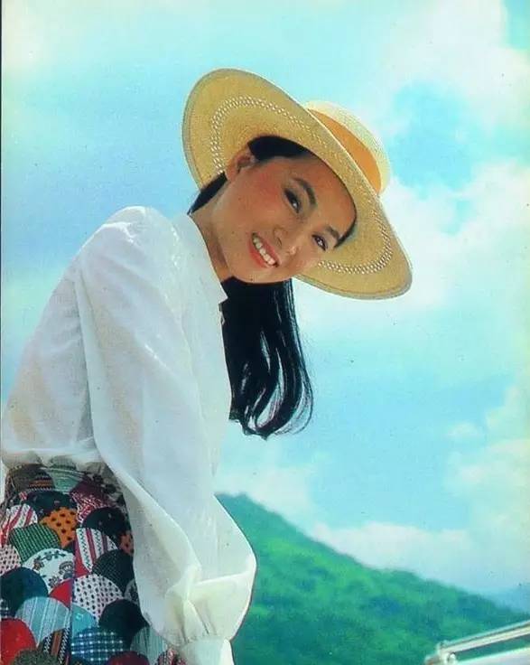 永遠的歌后！鳳飛飛「每次唱《掌聲響起》」為何泣不成聲　「憶起此生摯愛」情難控制訴思念