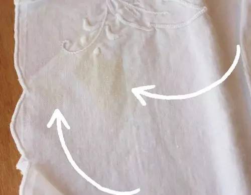 衣服不管染上什麼，用一招就能洗掉，太實用了