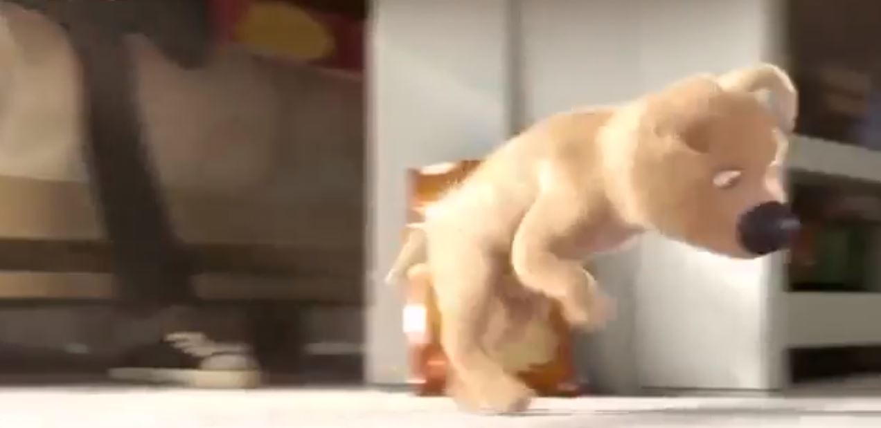 他打開媽媽送的禮物「竟是失去前腳的小狗」！當他嫌惡踢開小狗卻發現「眼前一幕」暖哭