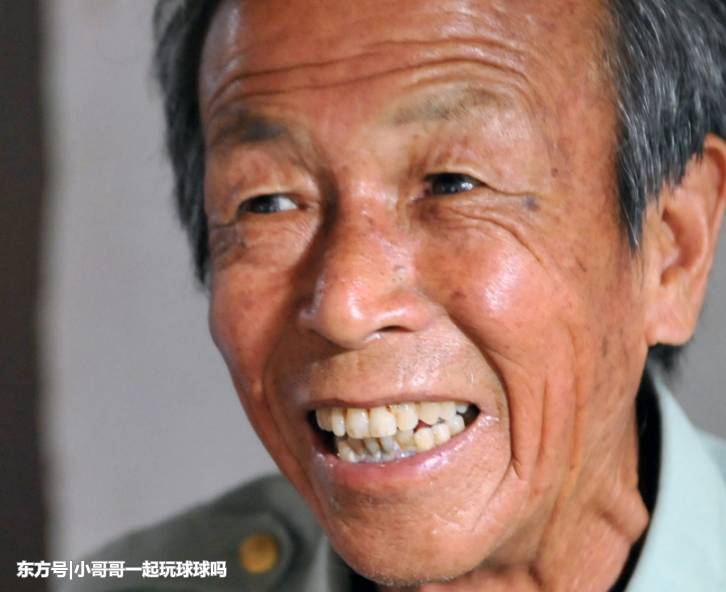 34年不間斷的孝心！71歲女婿每日親抱102歲岳母用餐，感動全台