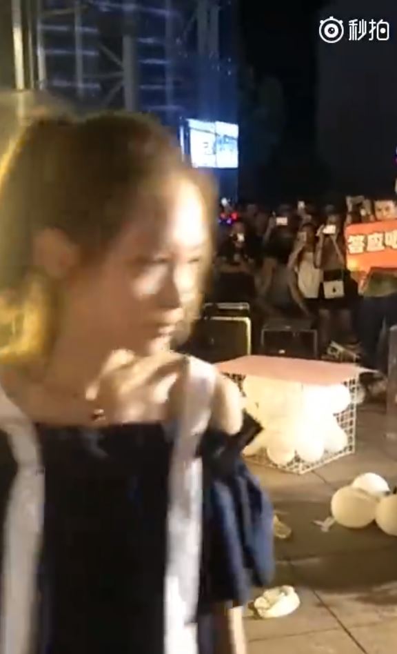 他「狠甩7年正妹女友」2個月後後悔了！　回頭浪漫下跪大陣仗求婚「女方反應被讚爆」