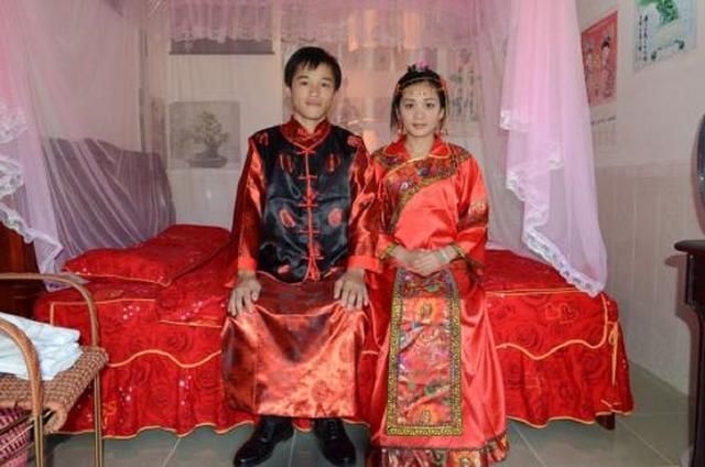 她每天「給乞丐1塊錢」給了6年，某天乞丐卻不再出現，直到她要結婚竟發現原來...激動不已！