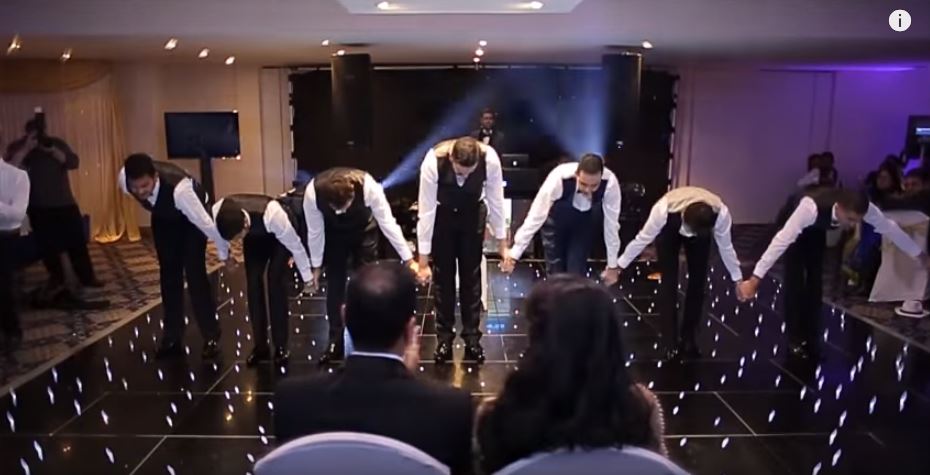 唯一掌上明珠出嫁...7兄弟合跳《獅子王》群舞嗨翻　以為沒了「突然拉新娘到中間」當場淚崩