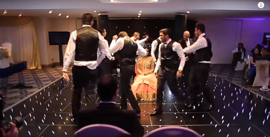 唯一掌上明珠出嫁...7兄弟合跳《獅子王》群舞嗨翻　以為沒了「突然拉新娘到中間」當場淚崩